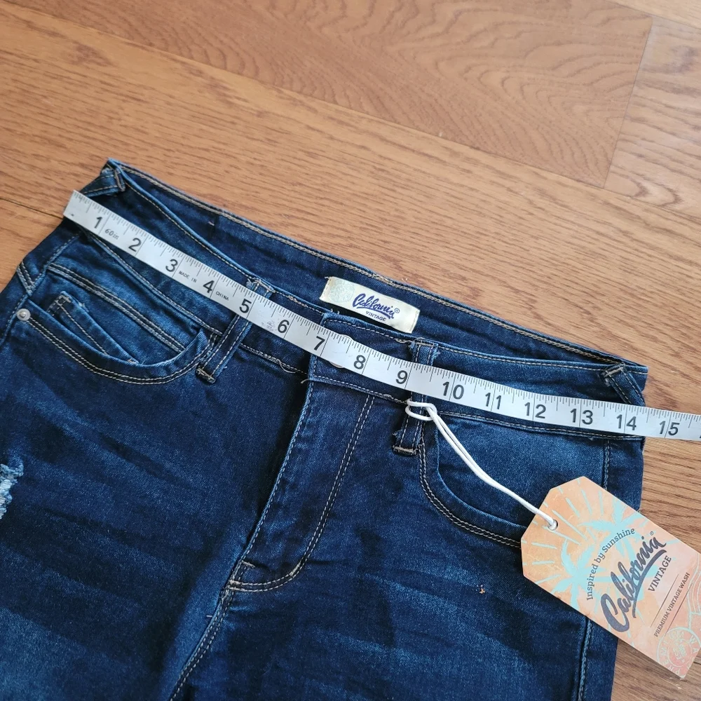 California Vintage Bermuda Shorts Distressed Denim Size 7 NWT
